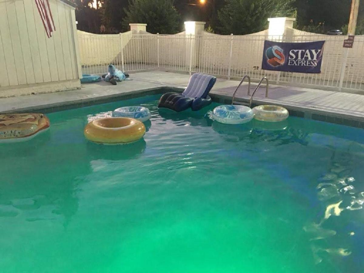 Stay Express Inn & Suites Demopolis Eksteriør billede